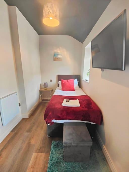 Sloane Modern 2 Bedroom Seafront Apartment Blackpool Bagian luar foto
